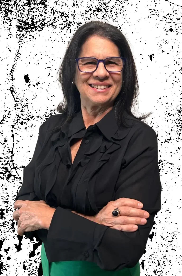 Carly Aguilera, Latin American art dealer and curator dedicated to promoting contemporary and modern Latin American artists through South Art Dealer and international exhibitions